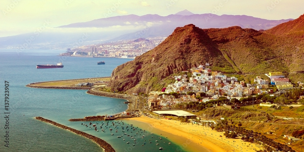 Obraz premium Playa de Las Teresitas in Tenerife, Canary Islands, Spain