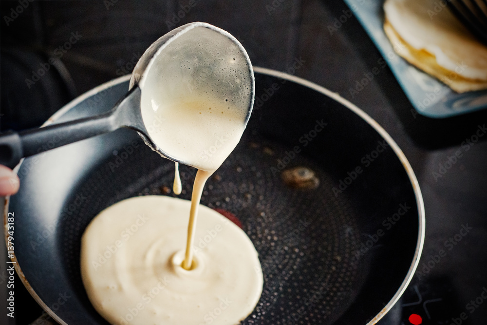Making of home made pancakes - obrazy, fototapety, plakaty 