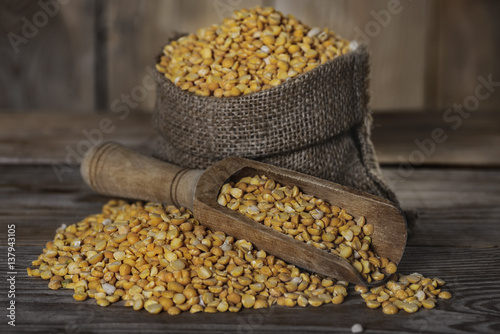 Dry uncooked yellow peas