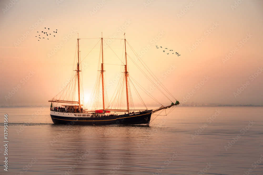 Segelschiff - Sonnenuntergang