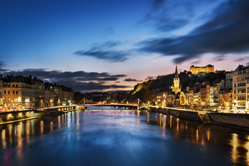 Fototapete Europa Lyon Stadtpanorama bei Nacht  © beatrice prève