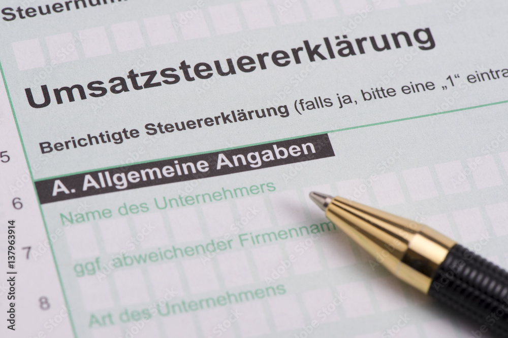 Steuererklärung für Finanzamt mit Formular