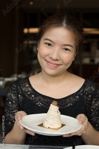 Mont Blanc (French Dessert with Chestnut Cream)