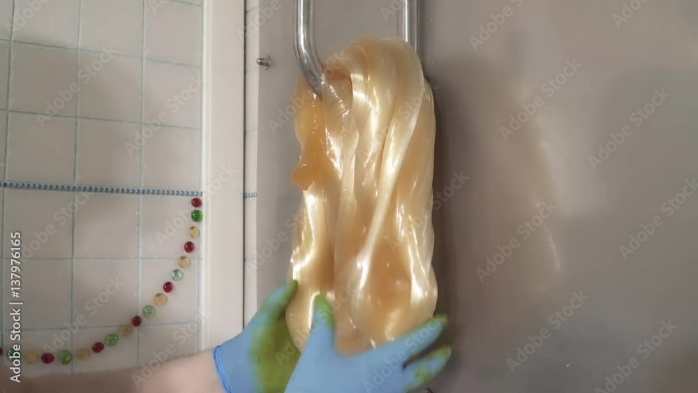 Manufacture of caramel sweets and candies, stretching caramel