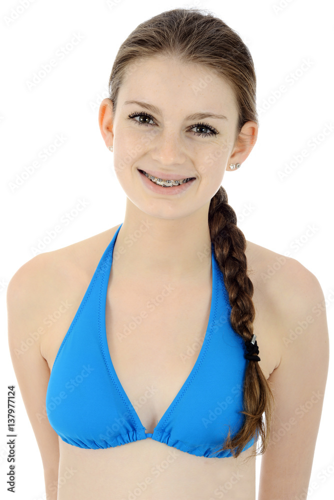 Teenager in Bikini trägt Brackets Stock Photo
