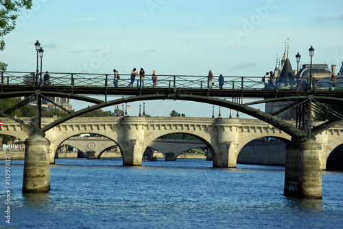 Ponts sur la Seine à Paris, France © JFBRUNEAU