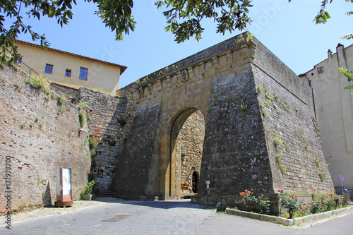 Foto Porta al Prato in Montepulciano, Tuscany, Italy, Europe