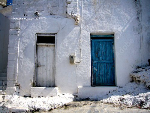 Blaue oder weiße Tür © Sven Mainzer