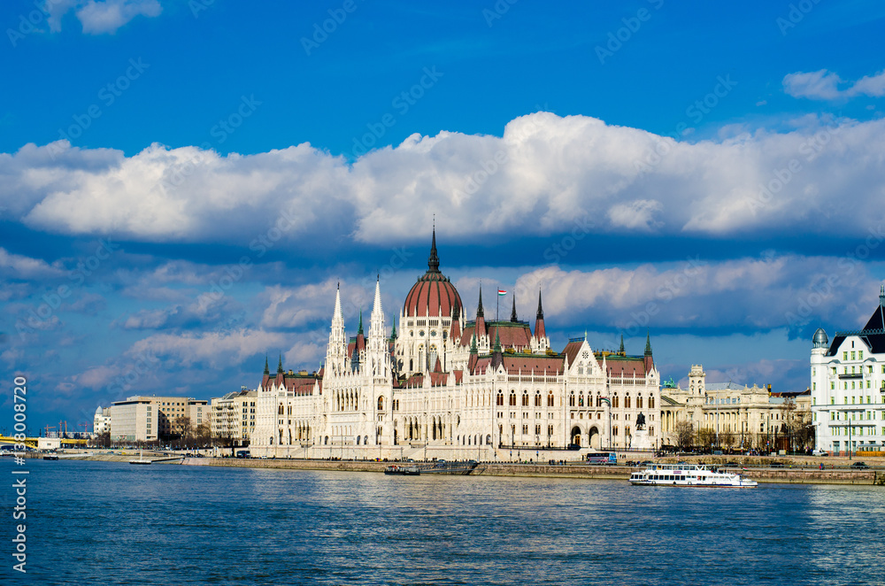 Fototapeta premium Parliament building in Budapest, Hungary