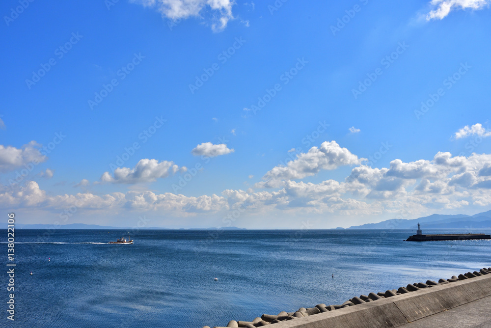 漁から帰ってきた漁船(2017年2月・淡路島)