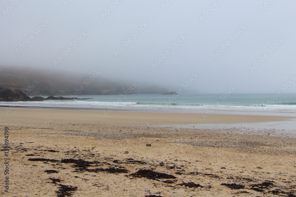 Plage bretonne sous la brume