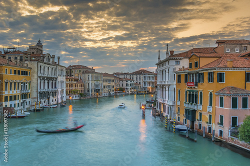 Canale Grande in Venedig bei Abenddämmerung © Christian Schmidt 
