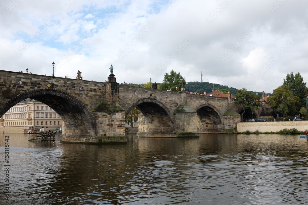Un pont sur la Moldau