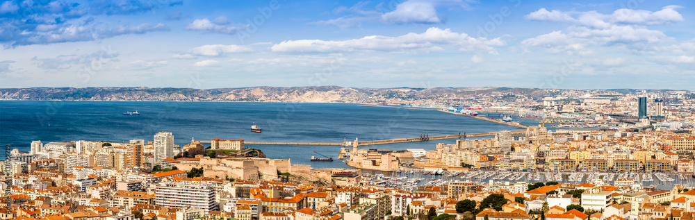 Panorama de Marseille depuis Notre-Dame-de-la-Garde, Bouches-du-Rhône, Provence, France