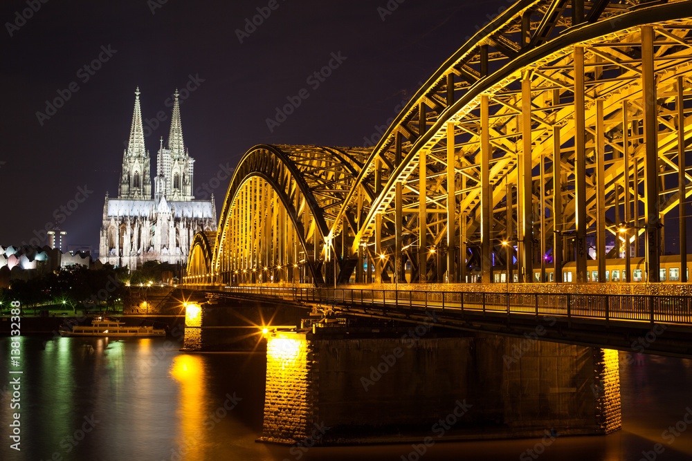 Fototapeta premium Köln bei Nacht