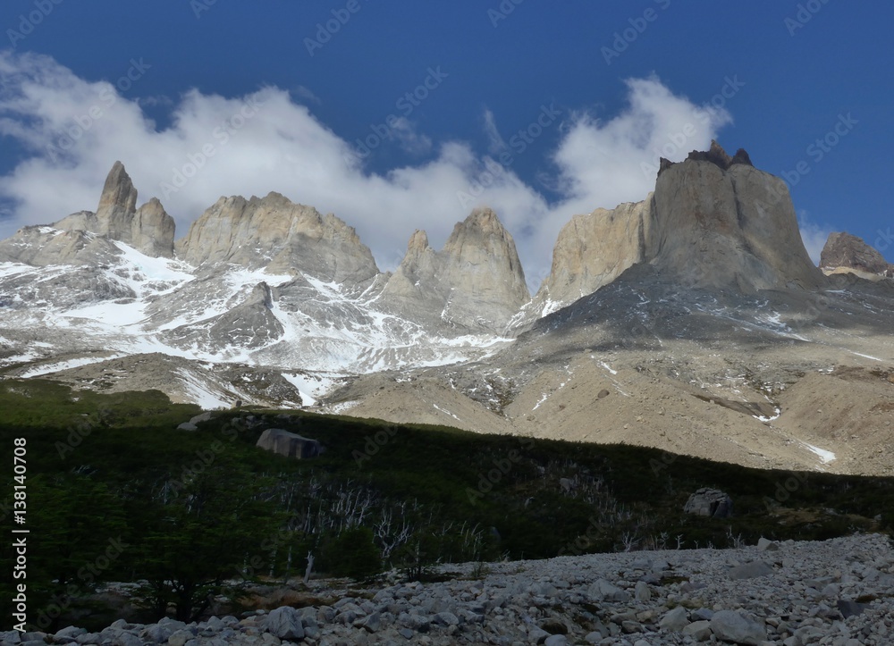 Obraz premium Mirador in valle frances looking out to the massive granite towers famous to Patagonia and Southern Chile. 