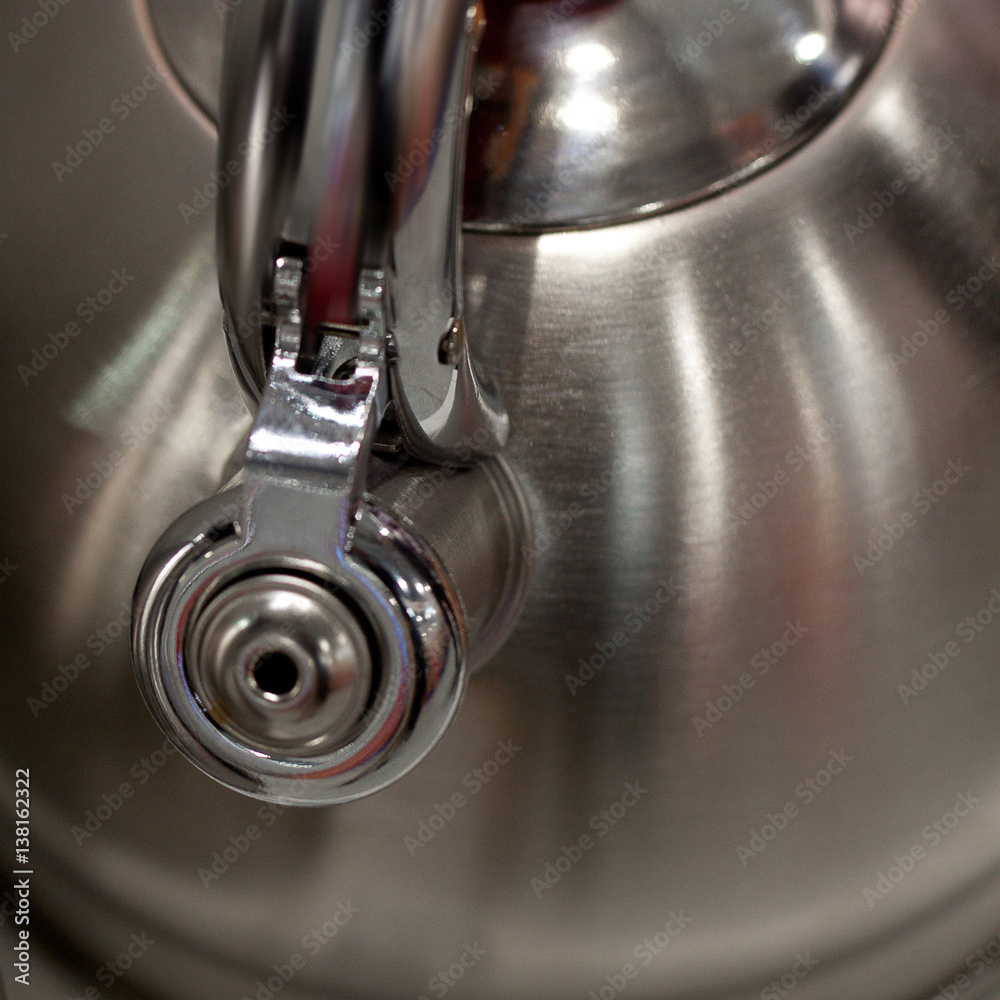metallic kettle with whistling for boiling control metallic kettle with whistling for boiling control