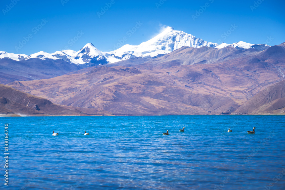 Beautiful landscape picture of Yamdrok lake in Tibet