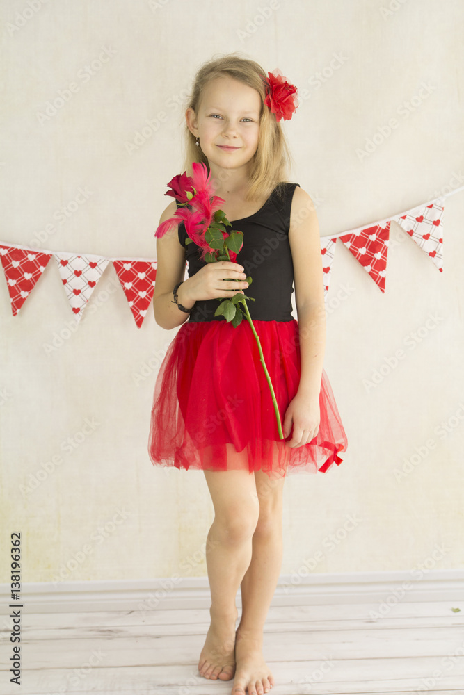 Piękna dziewczynka na Walentynki - obrazy, fototapety, plakaty 