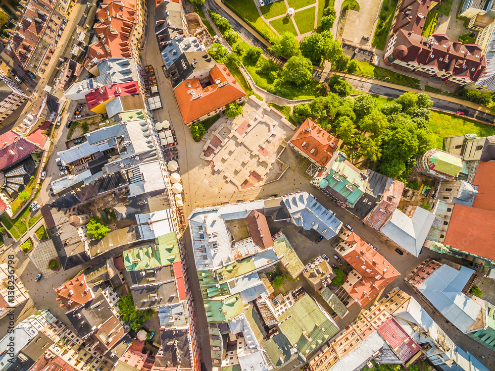 Lublin - stare miasto z lotu ptaka. Plac Po Farze i inne atrakcje turystyczne - widok z powietrza.