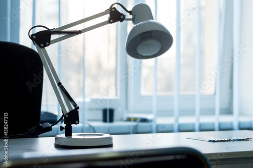 Canvastavla work table with lamp, window office