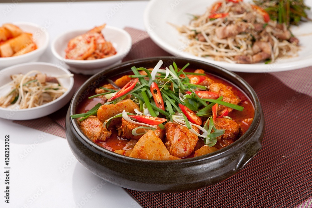  dakbokkeumtang. Braised Spicy Chicken.