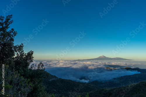 Fototapeta Naklejka Na Ścianę i Meble -  Teide, Vulkan Teide, Wolken, Teneriffa