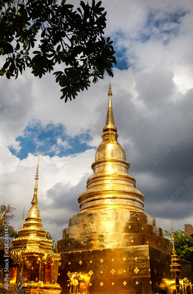 Fototapeta premium Buddhist temple in Thailand
