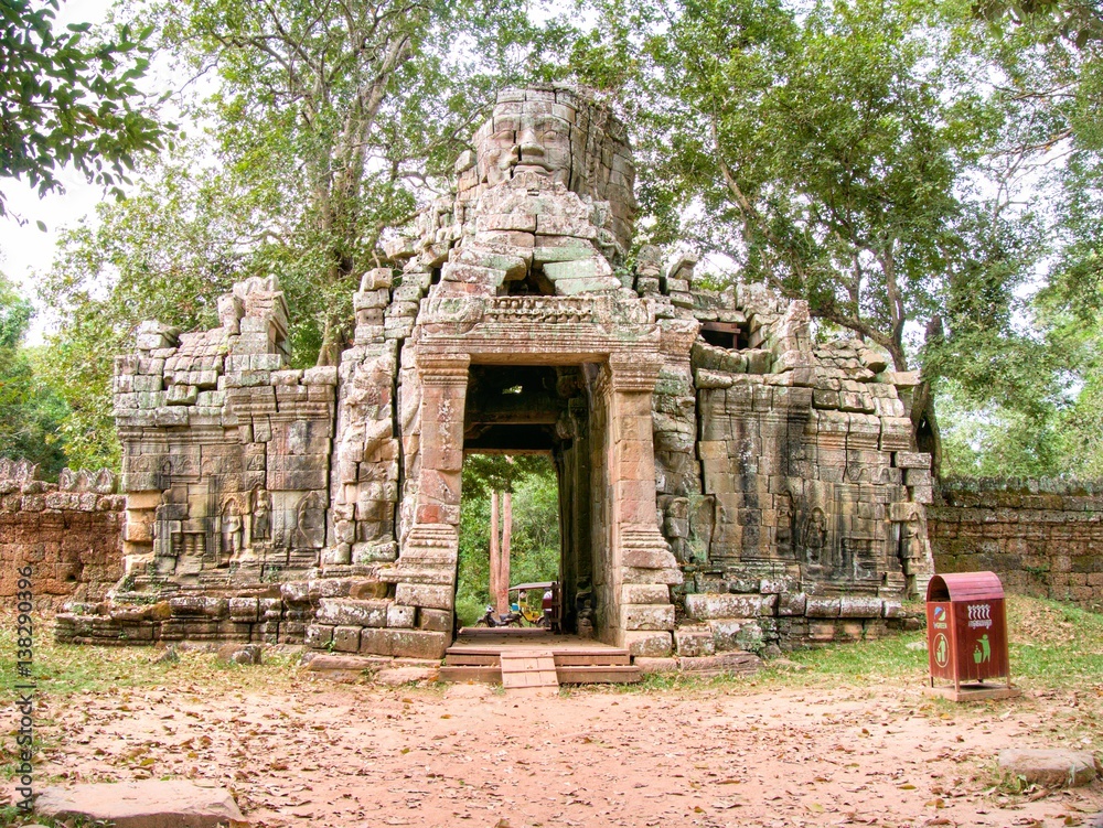 Temple with 4 faces angkor wat