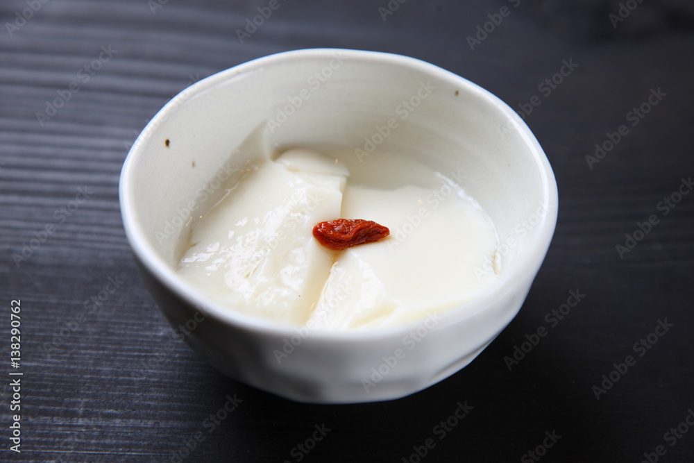 杏仁豆腐 杏仁豆腐