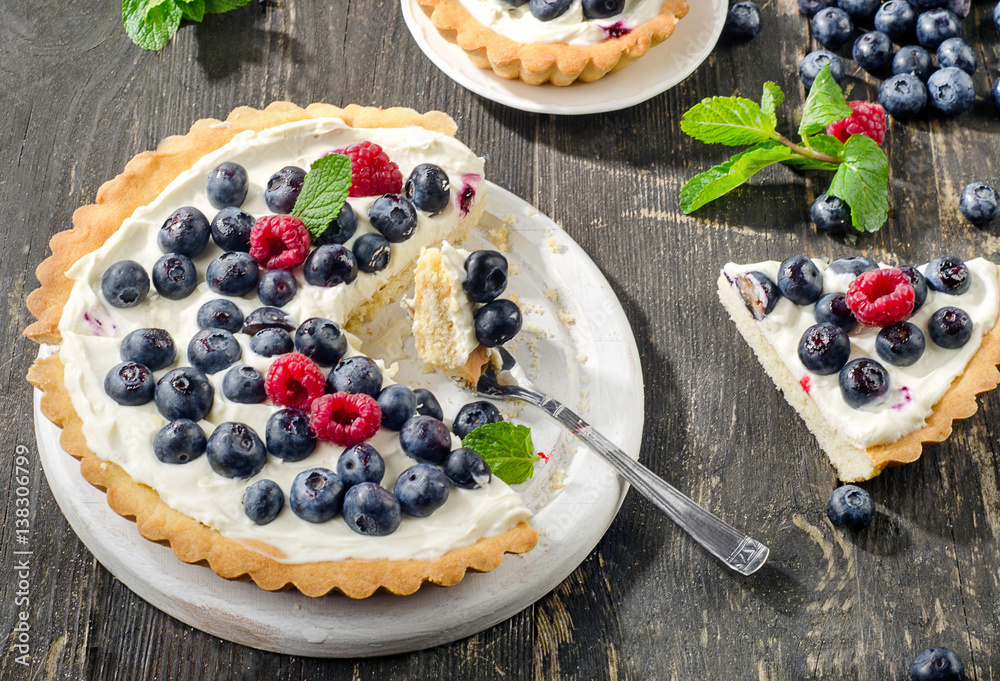 Tarts with berries Tarts with berries