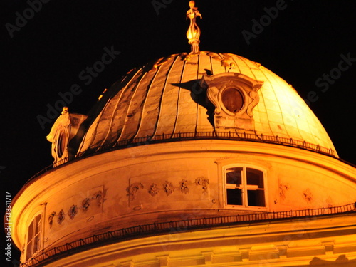Kuppel der Hofburg in nächtlicher Beleuchtung  photo