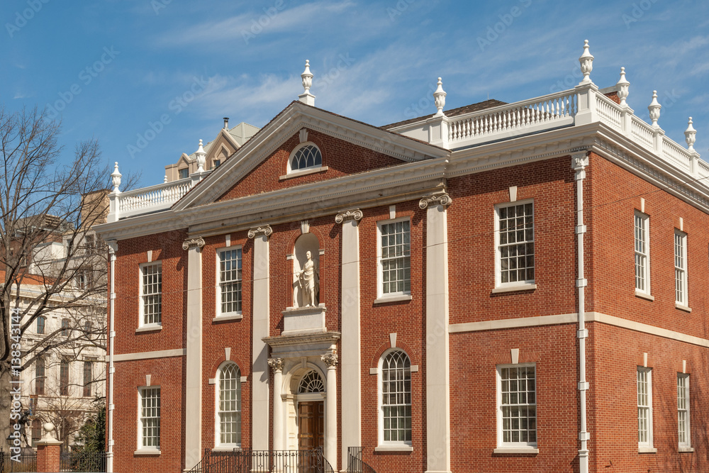 Obraz premium Historic colonial Library Hall on Independence Square in Philadelphia 