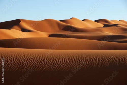 Valokuvatapetti Sand dunes in Sahara desert, Libya