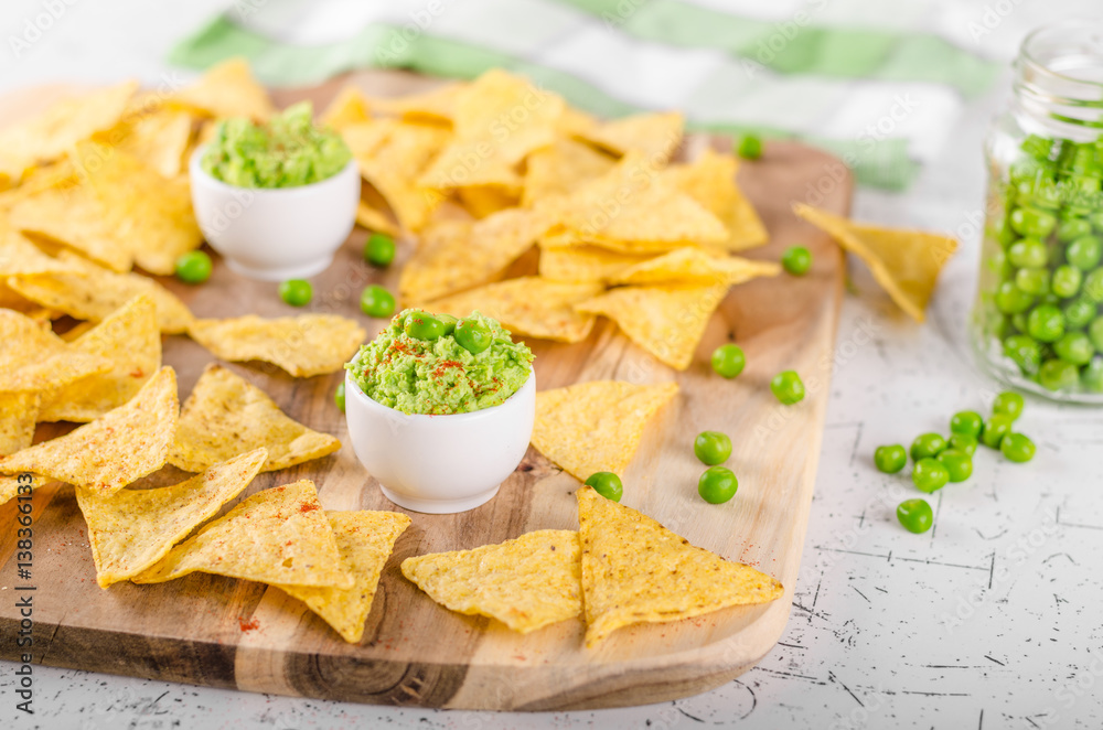 Tortilla chips peas dip Tortilla chips peas dip