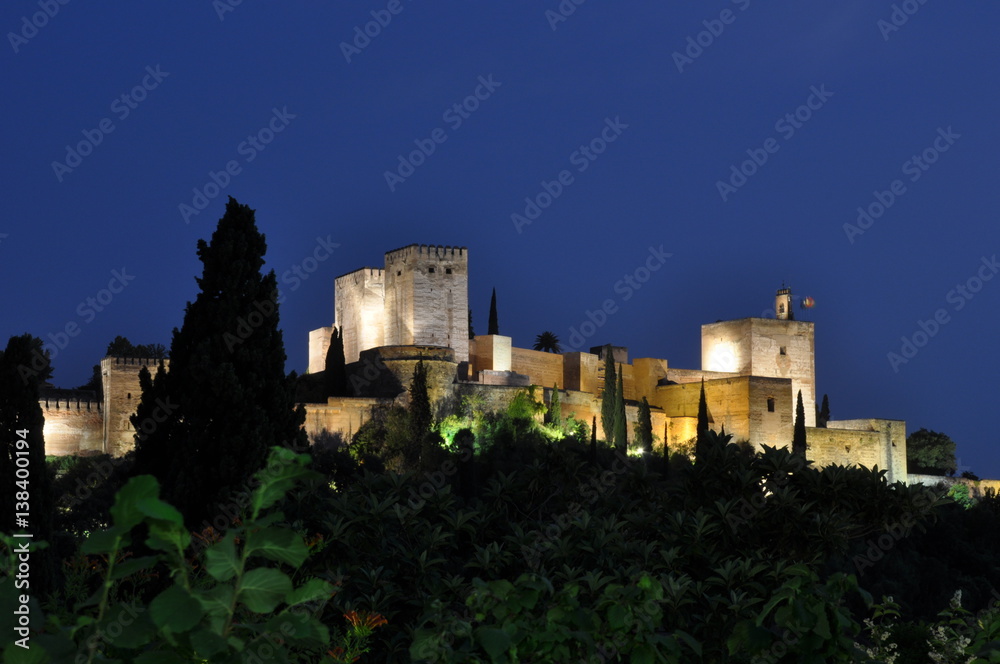 Vista nocturna de la alhambra