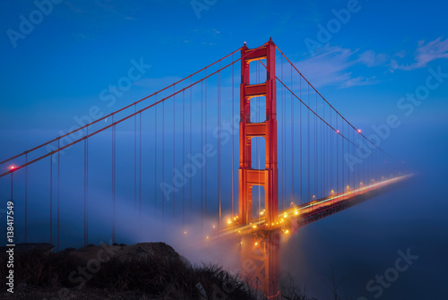 Fototapeta Naklejka Na Ścianę i Meble -  Golden Gate & Night Lights