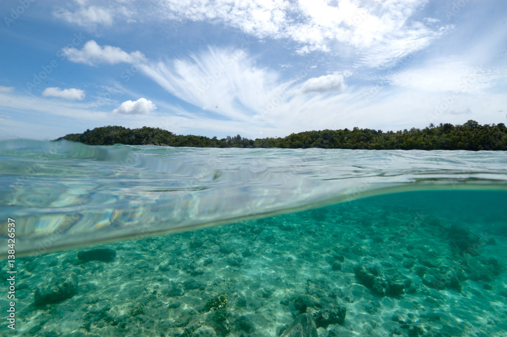 Fototapeta premium tropical island aceh indonesia scuba diving