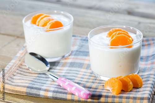 Natural yogurt of mandarins