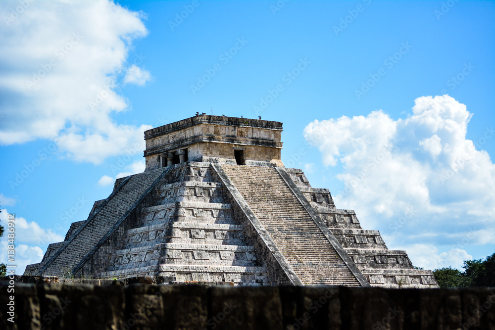 Hermosa vista pirámide Chichen Itza Hermosa vista pirámide Chichen Itza