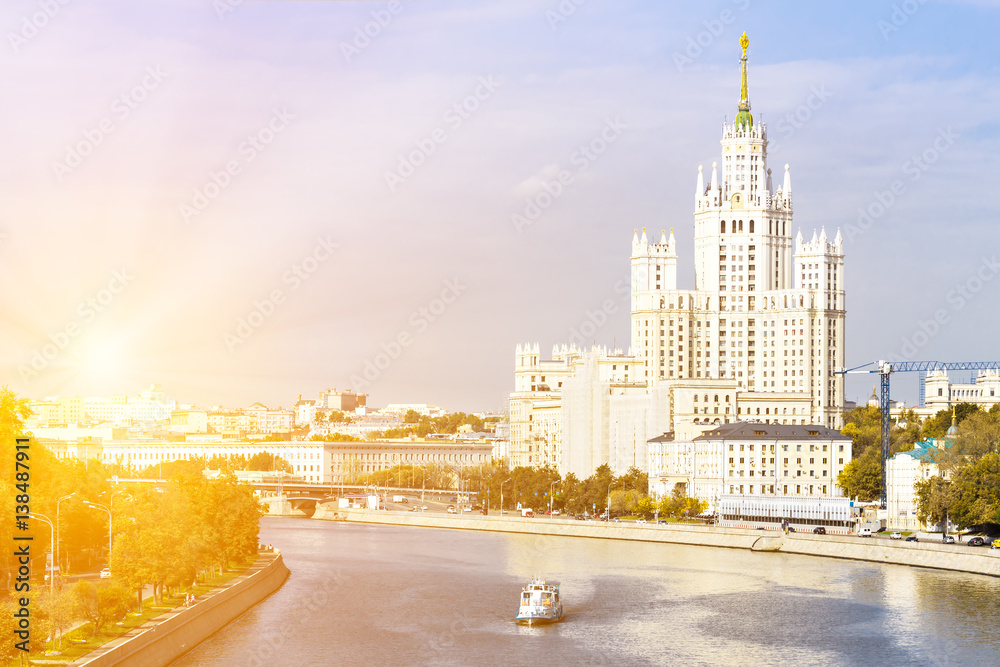 Obraz premium Kotelnicheskaya embankment building, view from the river