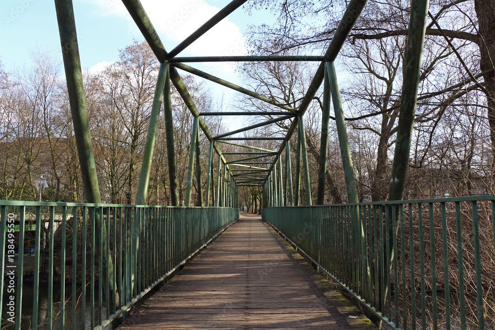 Fußgängerbrücke über den Kanal Fußgängerbrücke über den Kanal
