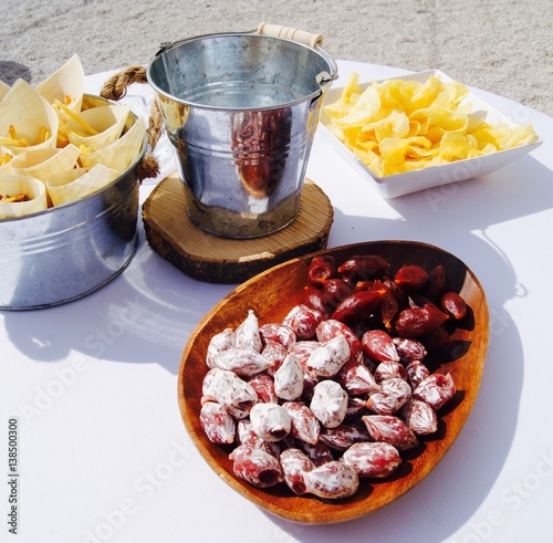 Fuet y patatas.