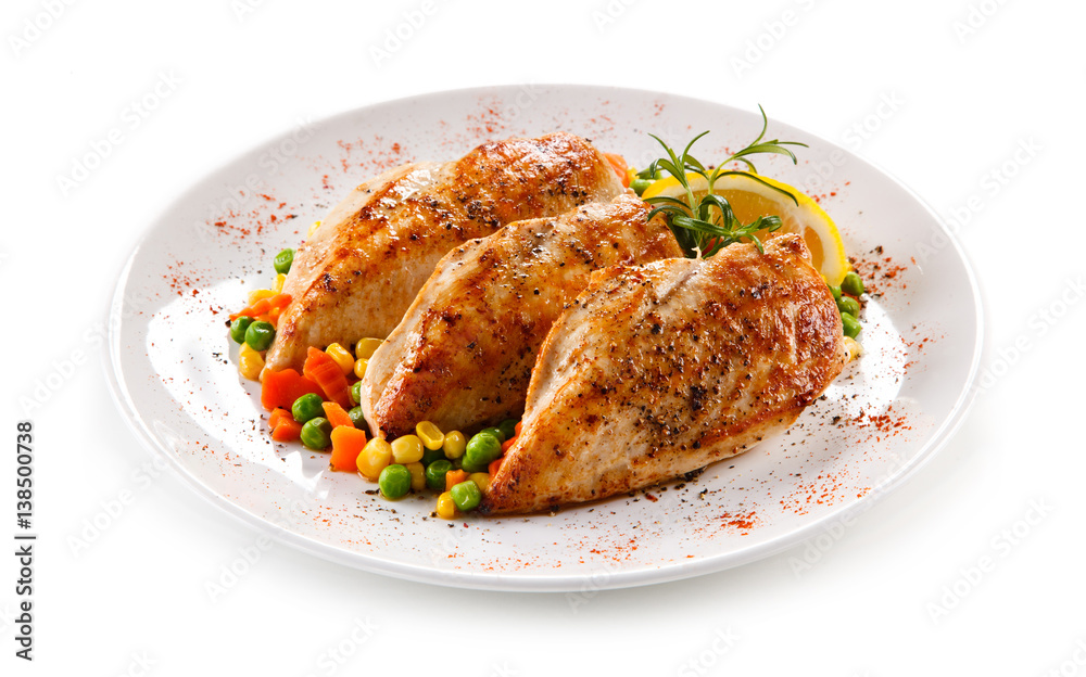 Grilled chicken fillet and vegetables 