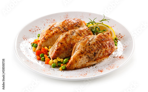 Grilled chicken fillet and vegetables 
