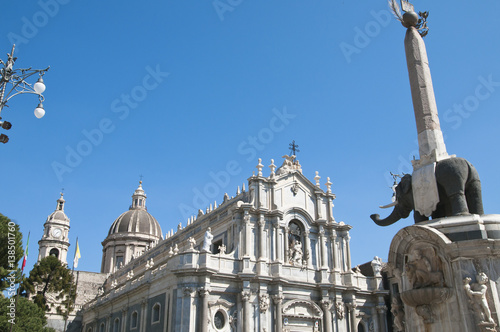 Elefantenbrunnen, Catania, Sizilien, Italien photo