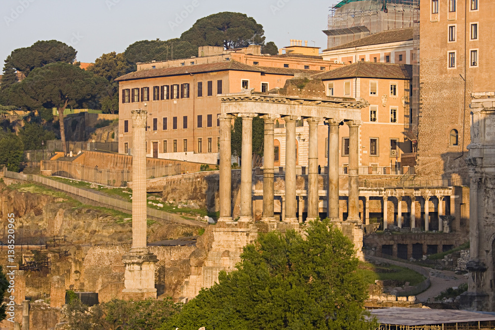 Il Colosseo e altri monumenti di Roma. Una città piena di storia.

