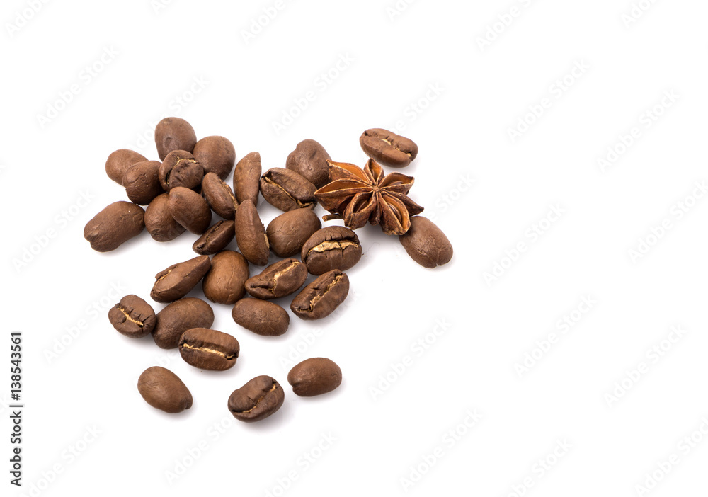 Naklejka premium Coffee beans and spices scattered on white, food photo