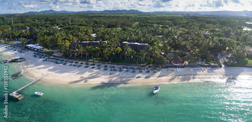 Plage de la c  te Est de l   le Maurice