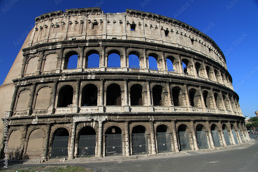 Il Colosseo e altri monumenti di Roma. Una città piena di storia. 